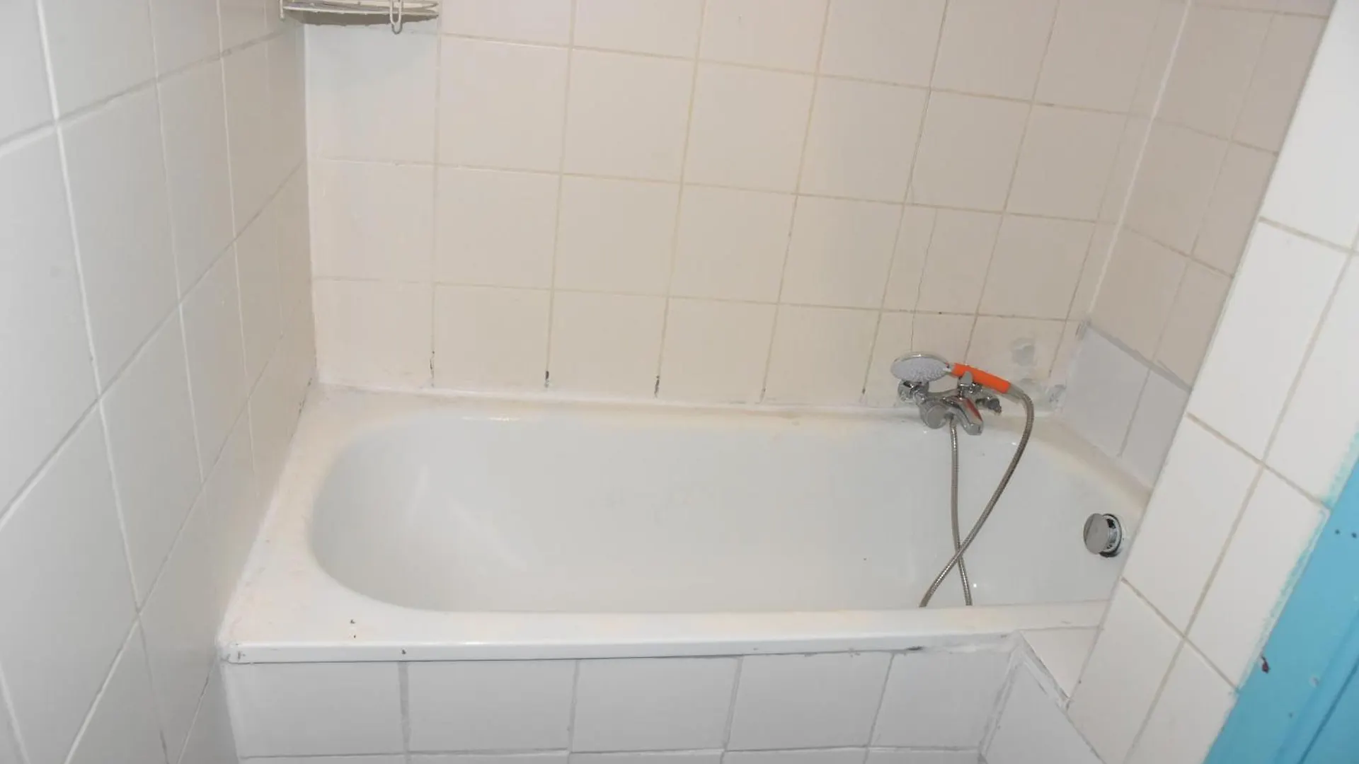 Hebergement Confort Gare De L'Ouest, Troisiemes Etages Brüsszel Apartman