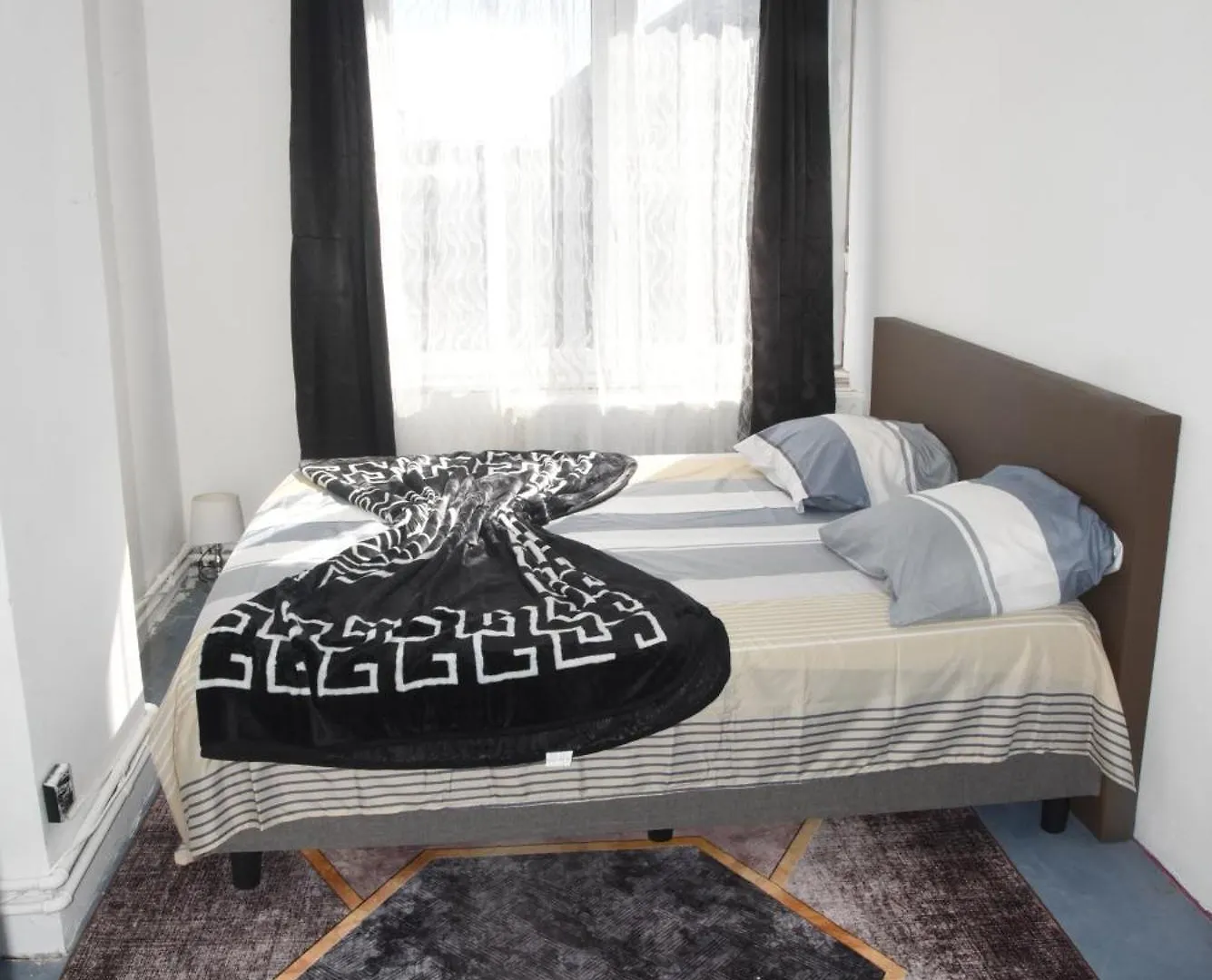 Hebergement Confort Gare De L'Ouest, Troisiemes Etages Brüsszel Apartman