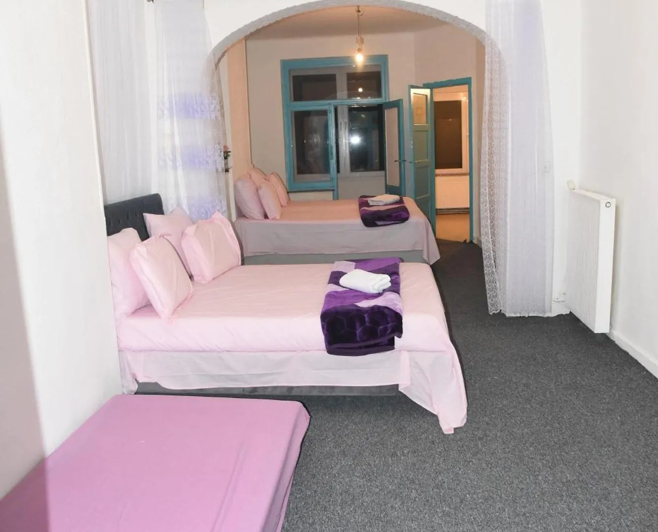 Hebergement Confort Gare De L'Ouest, Troisiemes Etages Brüsszel Apartman